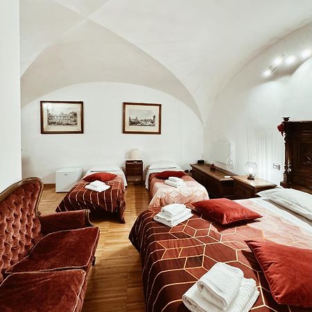 Residenza Tritone Luxury Guest House Trevi Fountain روما المظهر الخارجي الصورة