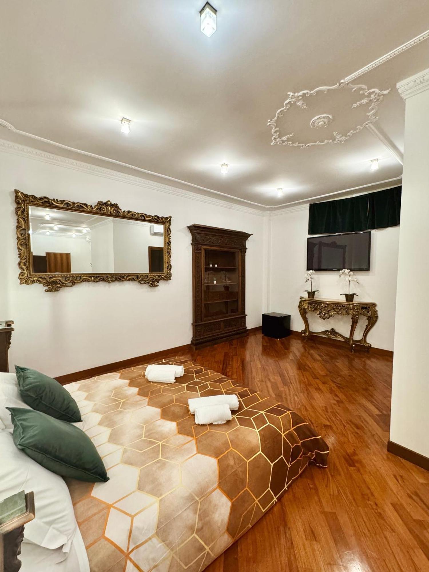 Residenza Tritone Luxury Guest House Trevi Fountain روما المظهر الخارجي الصورة