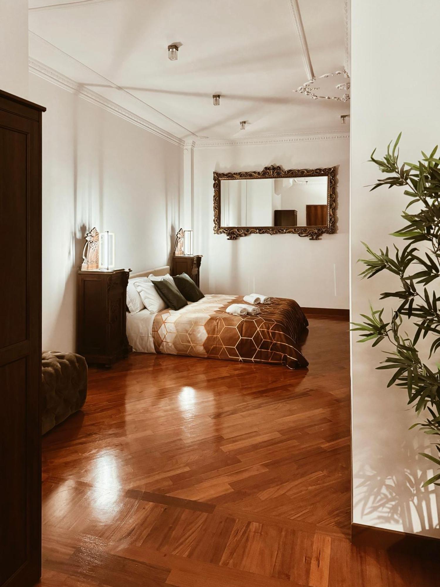 Residenza Tritone Luxury Guest House Trevi Fountain روما المظهر الخارجي الصورة