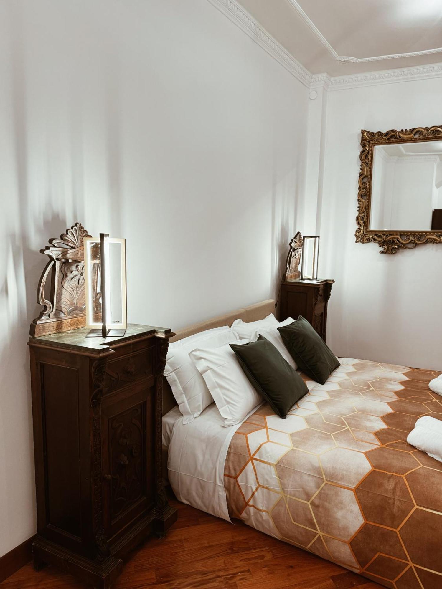 Residenza Tritone Luxury Guest House Trevi Fountain روما المظهر الخارجي الصورة