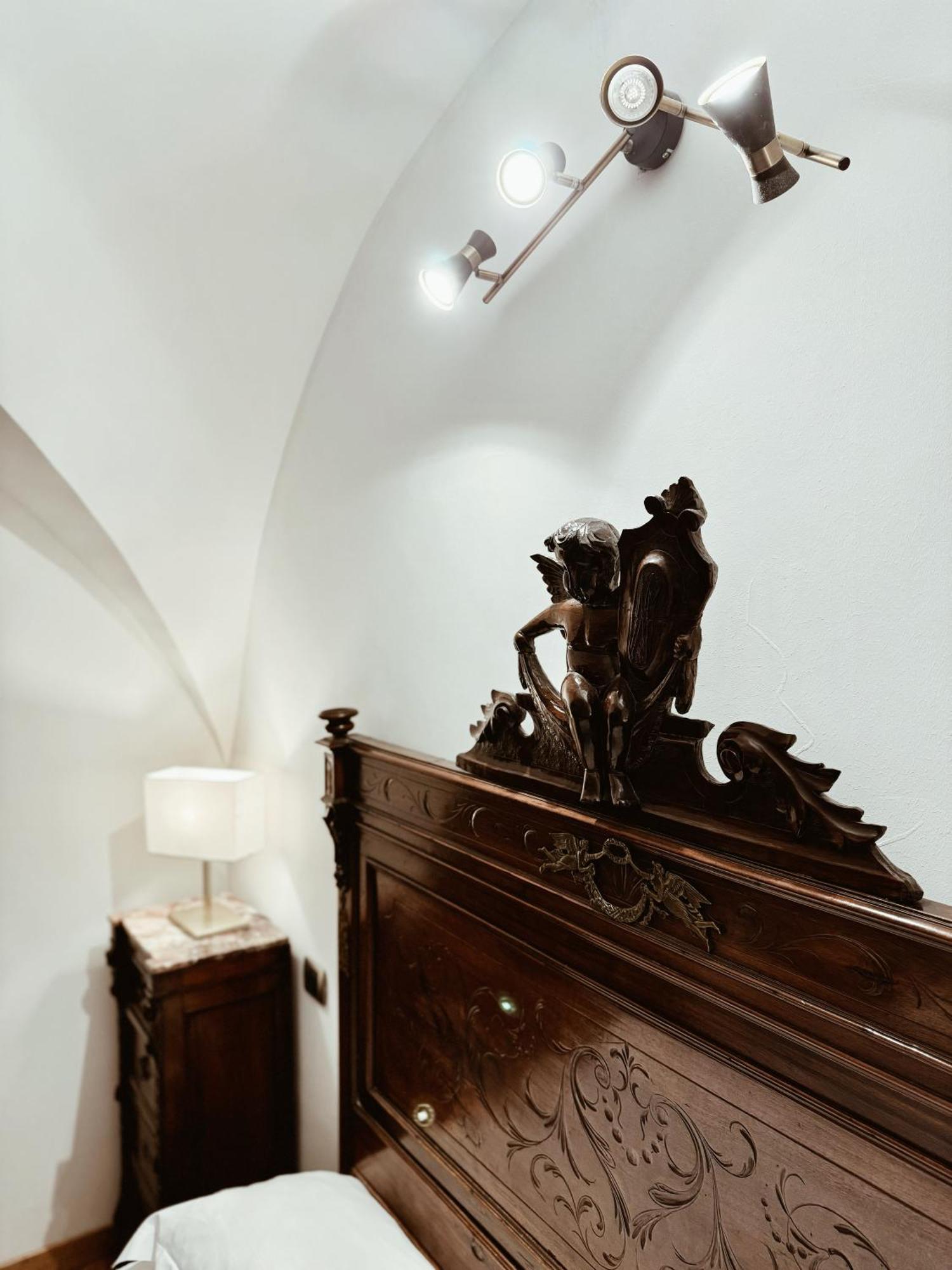 Residenza Tritone Luxury Guest House Trevi Fountain روما المظهر الخارجي الصورة
