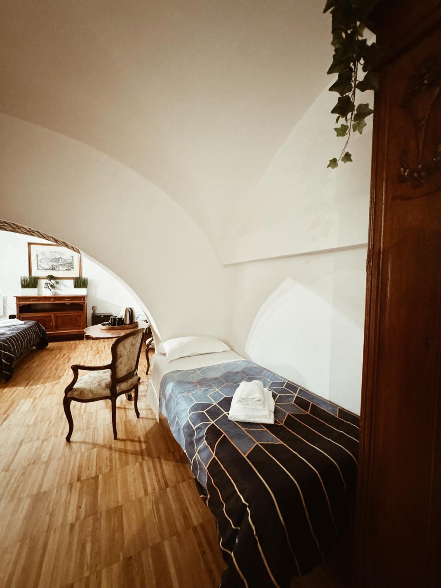 Residenza Tritone Luxury Guest House Trevi Fountain روما المظهر الخارجي الصورة